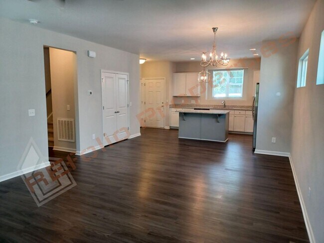Building Photo - Great news! Application fee will be credited toward your first month’s rent upon lease is execute...