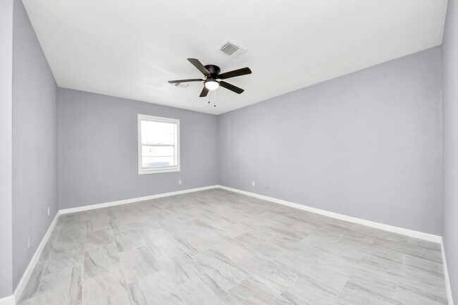Building Photo - 5103 Karu Dr
