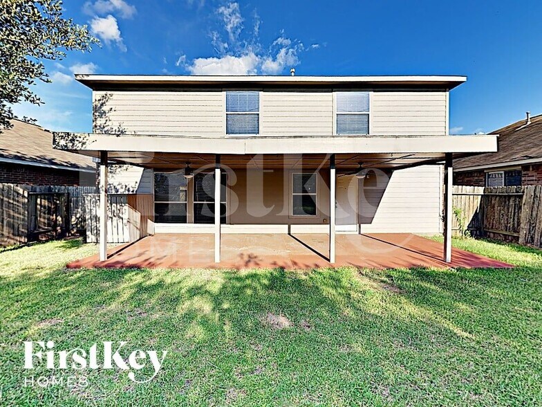 Building Photo - 15207 Green Whisper Dr
