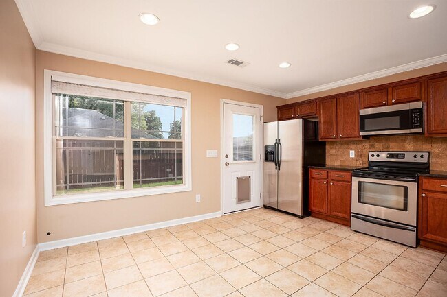 Building Photo - 2469 Waterstone Cir