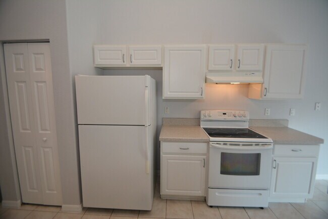 Building Photo - "Charming 3-Bed Oasis in Palm Coast - 1,85...