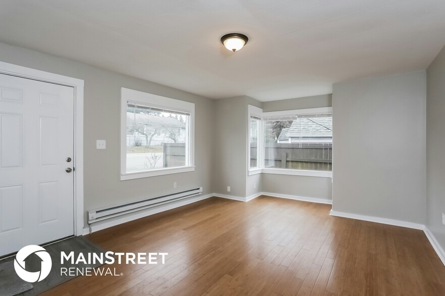 Building Photo - 966 Retsil Rd E