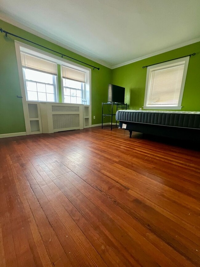 Building Photo - Gorgeous 5-Bedroom Single Family Home in Upper Darby! Available NOW!