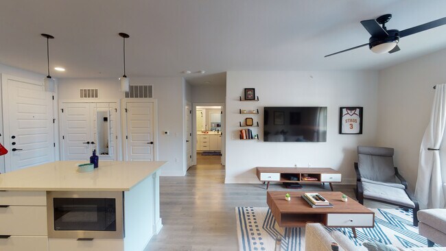 Building Photo - 2220 Webberville Rd