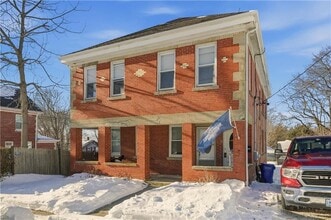 Building Photo - 6 Russell Ave