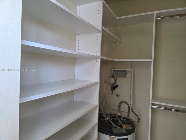 Building Photo - 8100 Geneva Ct