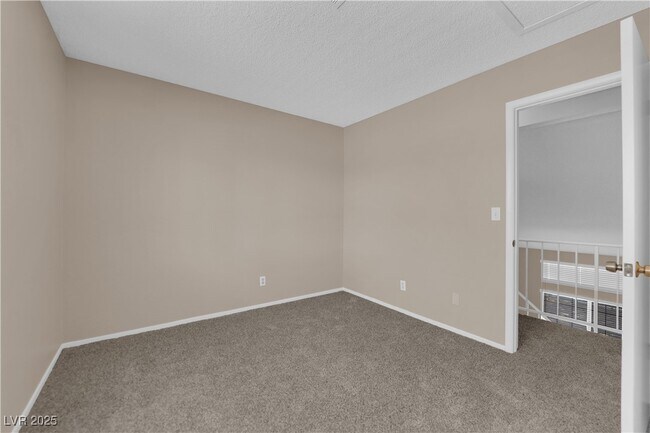 Building Photo - 2830 Belleza Ln