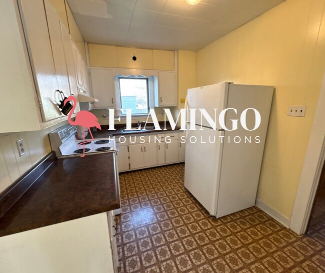 Building Photo - “Massive 8-Bedroom Home in Dayton – Rare Multi-Level Living Space”