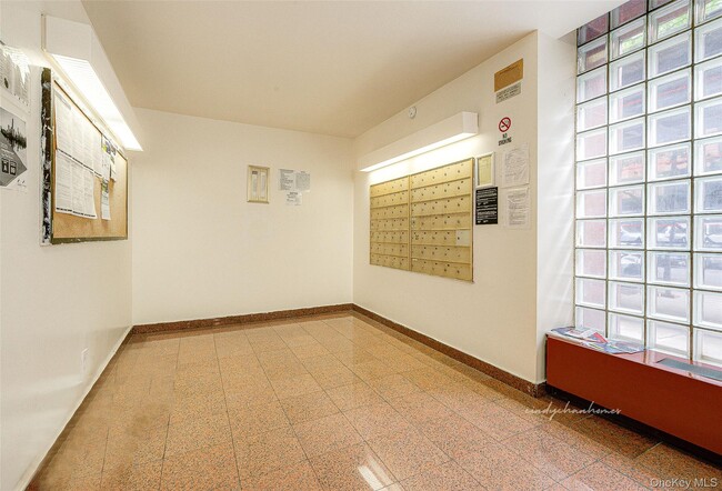 Building Photo - 94-30 60th Ave