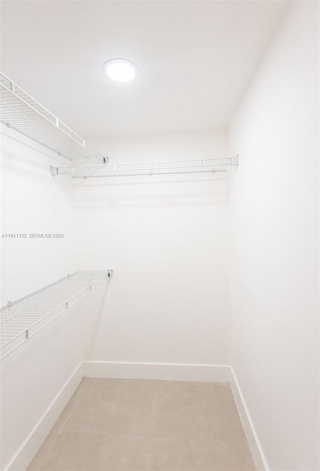 Building Photo - 1750 NE 191st St