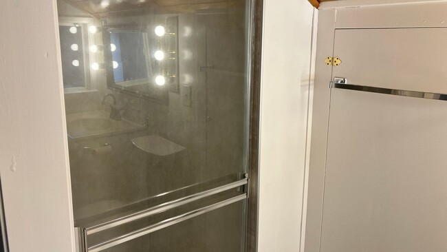 Building Photo - Long term rental with garage and large bac...