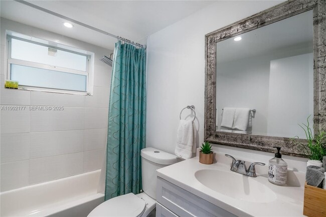 Building Photo - 14615 NE 3rd Ct