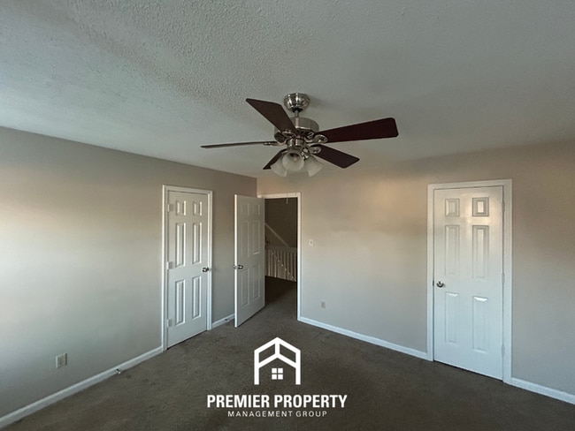 Building Photo - Spacious 3 Bedroom Home for Rent in Memphis | Vaulted Ceilings, Fireplace & Fenced Yard