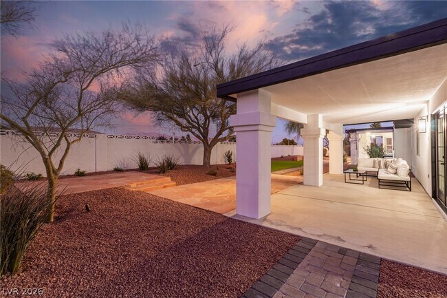 Building Photo - 4785 N Grand Canyon Dr