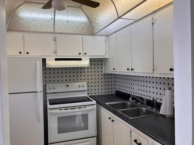 Building Photo - 130 Northampton G