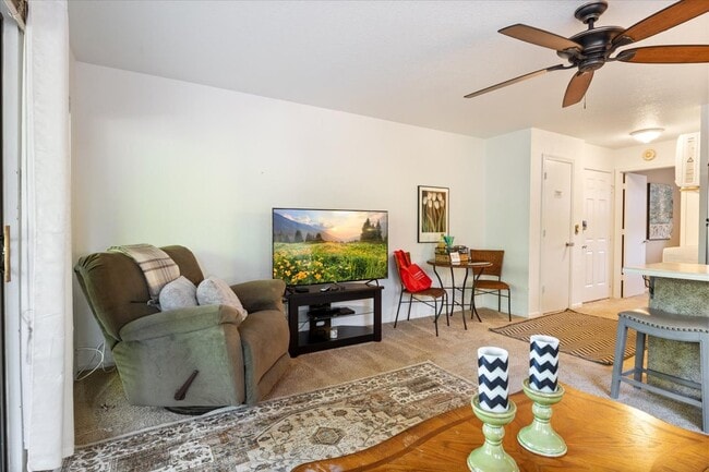 Building Photo - 6620 Weston Point Dr