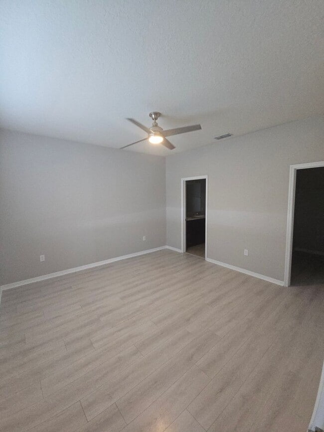 Building Photo - 3 bed 2 bath home built in 2021