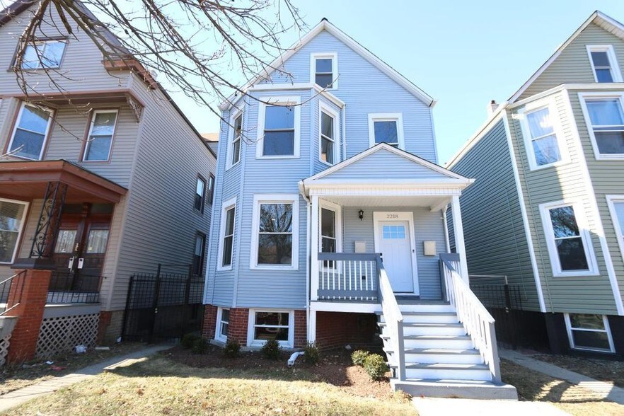 Front - 2218 Lawndale Ave