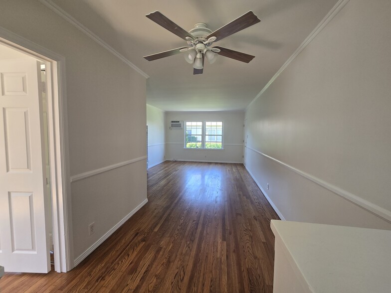 Living Room - 13644 Leadwell St