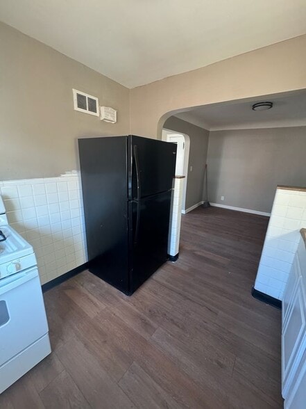 Building Photo - 1665 Anita Pl