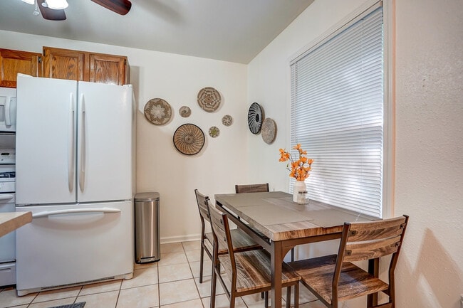 Building Photo - 8 Craig Ave