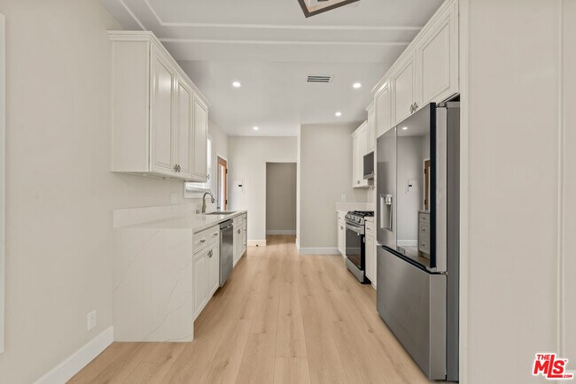 Building Photo - 1117 S Wooster St