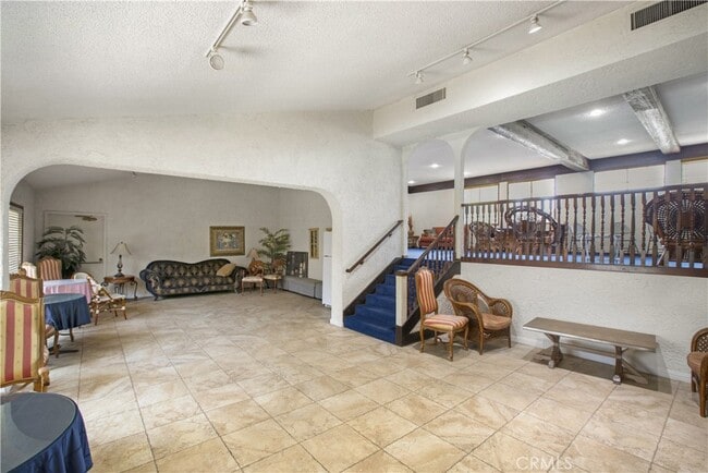 Building Photo - 12830 Burbank Blvd