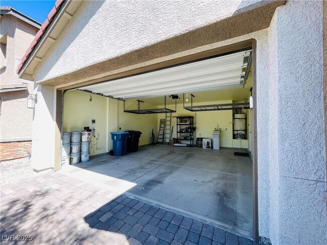 Building Photo - 930 Bayberry Ridge St