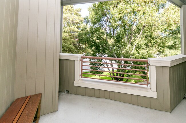 Building Photo - 880 Meridian Bay Ln