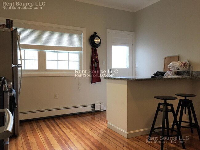 Building Photo - 519-521 Main St. Unit 1