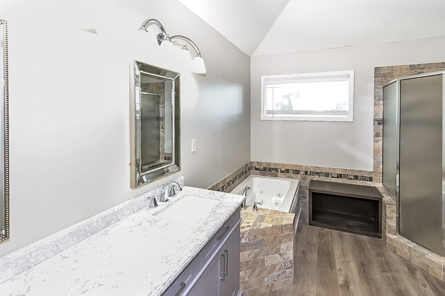 Building Photo - 1960 Chimneyrock Blvd E