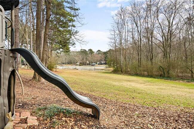 Building Photo - 2270 Emerald Dr