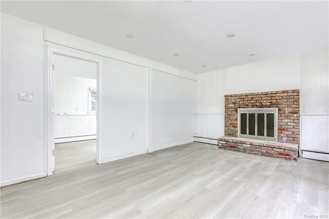 Building Photo - 4 Hamilton Ln