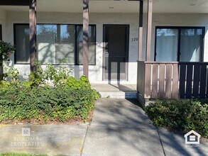 Building Photo - Ground Floor Condo on Sonoma's East Side
