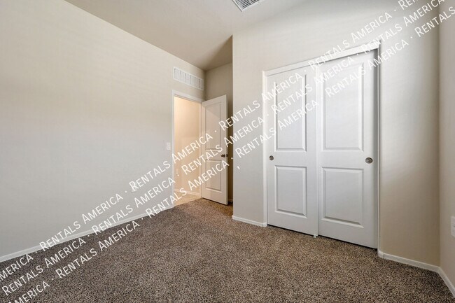 Building Photo - 18436 W Artemisa Ave