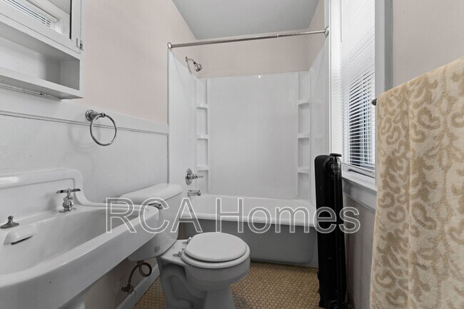 Building Photo - 37 West St Clair Street