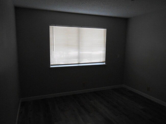 Building Photo - Spacious Single Story Home near Lake Mead ...