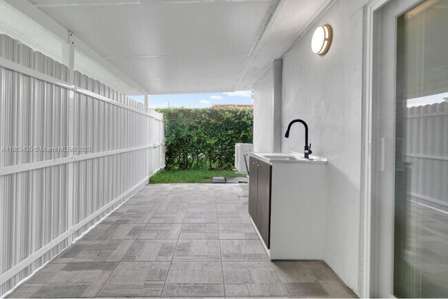 Building Photo - 7930 SW 36th Terrace