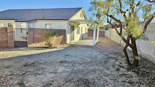 Building Photo - 550 Sparrow Gull Ct