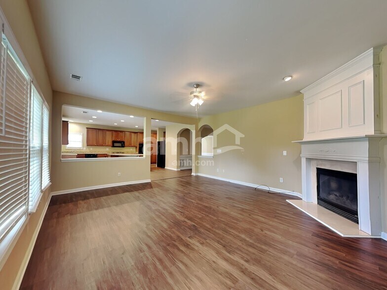 Building Photo - 2737 Autumn Bluff Way