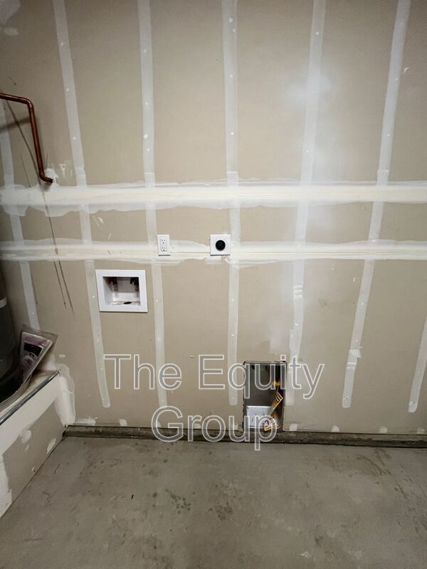 Building Photo - 510 S Summit St