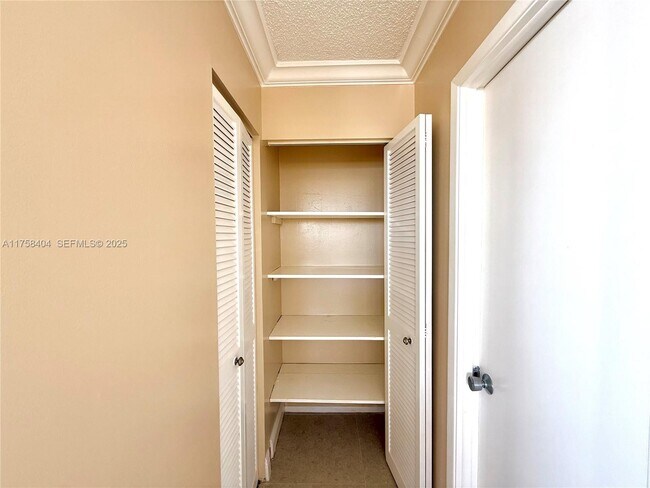 Building Photo - 920 NE 199th St