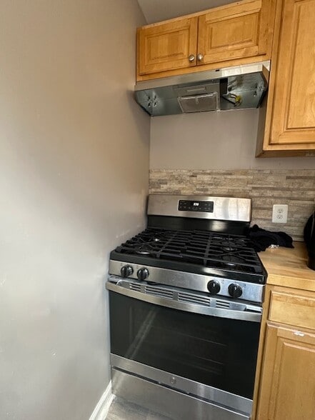 Building Photo - 1310 Eutaw Pl