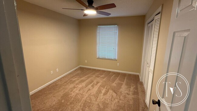 Building Photo - SPRING MOVE-IN SPECIAL AND RATE DROP ALERT...