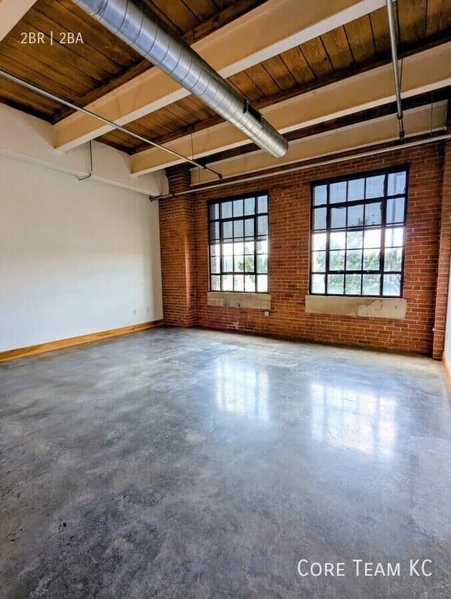 Building Photo - 382 W 22nd St
