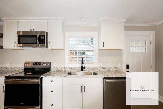 Building Photo - Charming Three Bedroom in Greer, SC