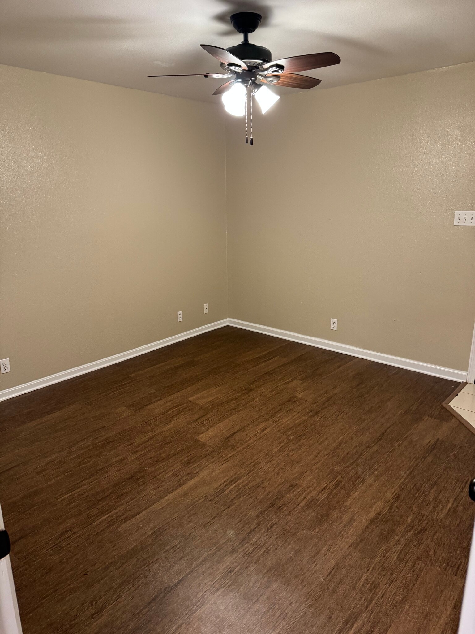 Building Photo - 1910 Monte Cristo Way