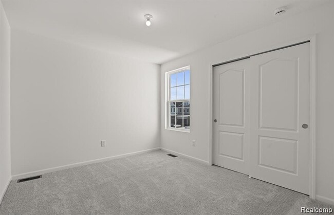 Building Photo - 5570 E Spaniel Dr