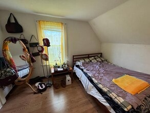 Building Photo - 7 Jay St