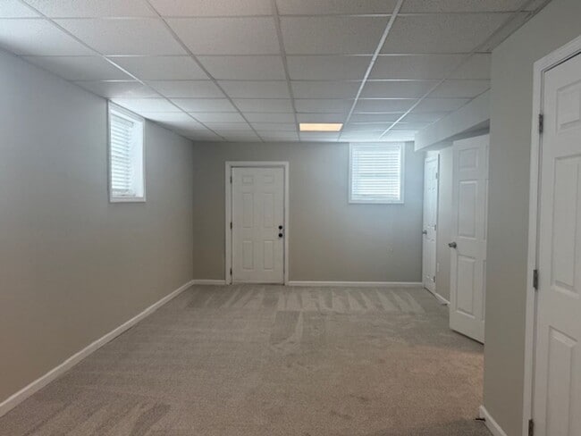 Building Photo - Beautifully Updated 5BR / 3.5 Bath Brick Ranch with Finished Basement!